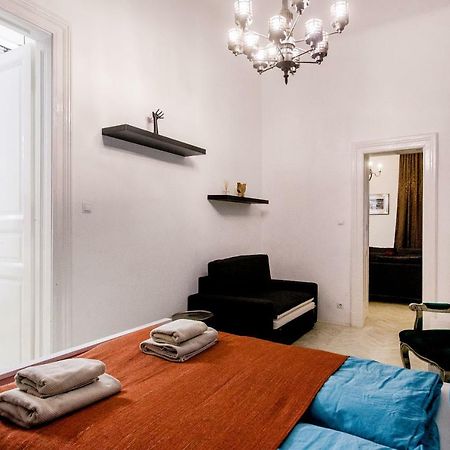 Kz5 Apartment In Kazinczy Street Budapest Exteriör bild